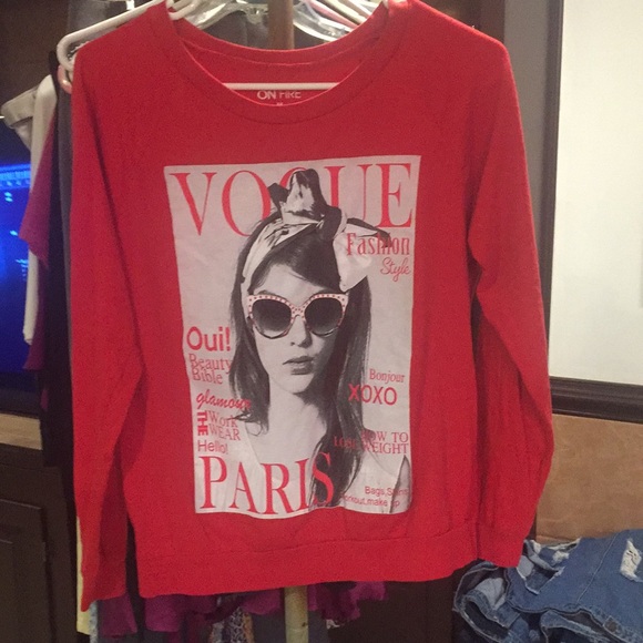 On Fire Tops - On Fire size Medium top good condition